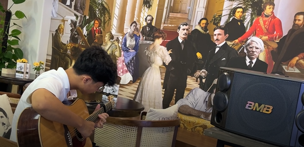 Đêm nhạc gây quỹ Robin Food thu về 28 triệu đồng hỗ trợ bà con Hà Giang