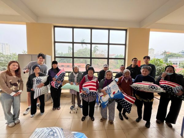 183 suất quà “Tết Ấm” được trao tặng tại Trung tâm Bảo trợ Xã hội 3